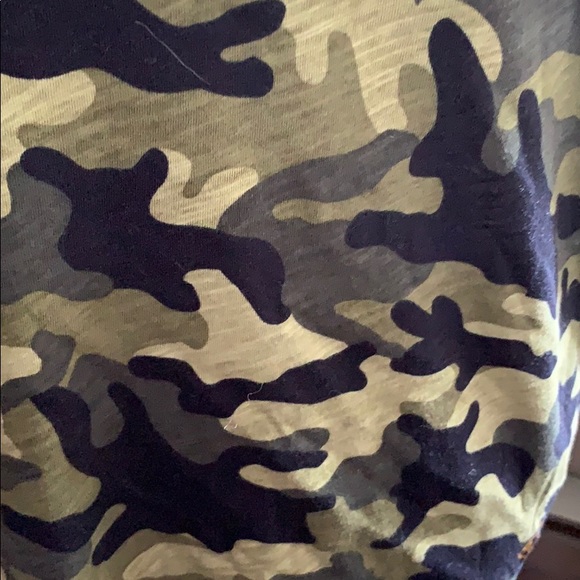 👚💥Brand New Michael Kors Camo T-Shirt💥👚 - Picture 3 of 6